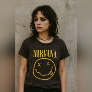 Medium Nirvana Smiley Band Tee Grunge Rock Graphic Distressed Classic Y2k 90s